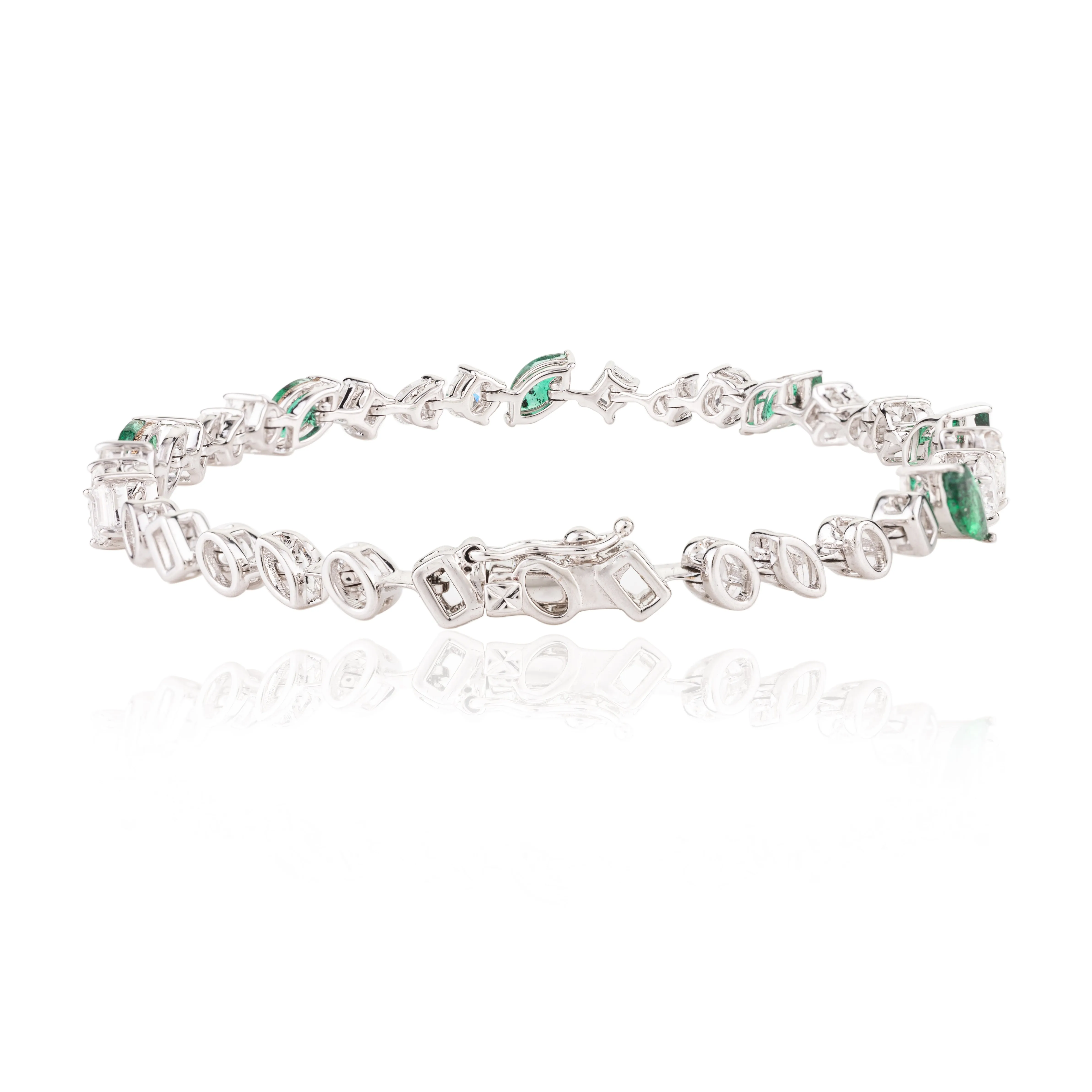 Magnificent 18K Gold Emerald & Diamond Tennis Bracelet