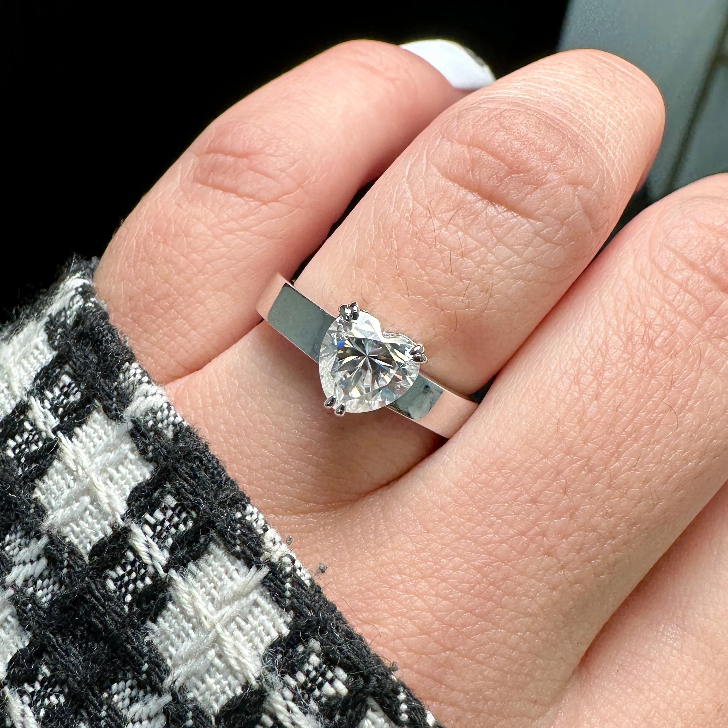 VICKY MOISSANITE RING