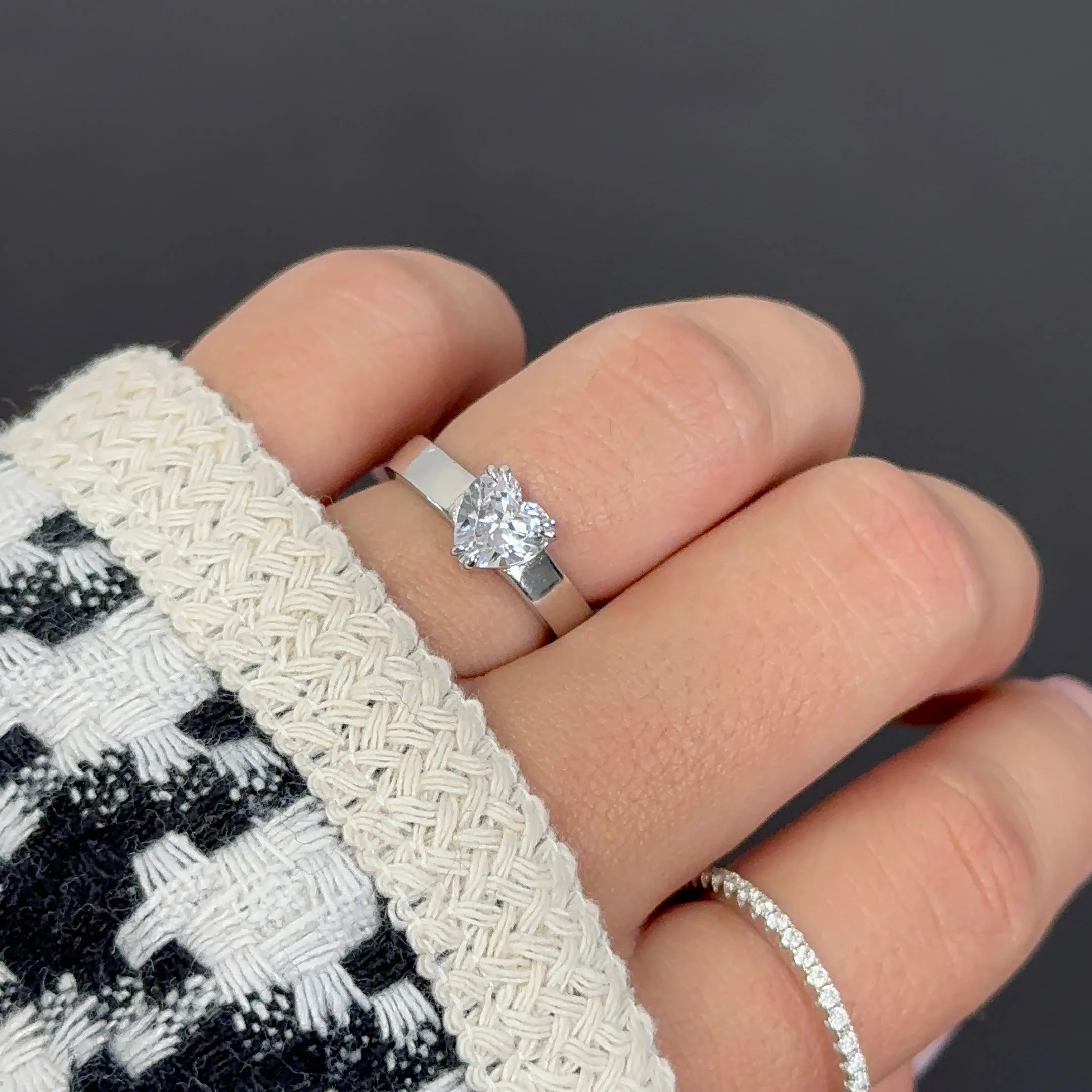 VICKY MOISSANITE RING