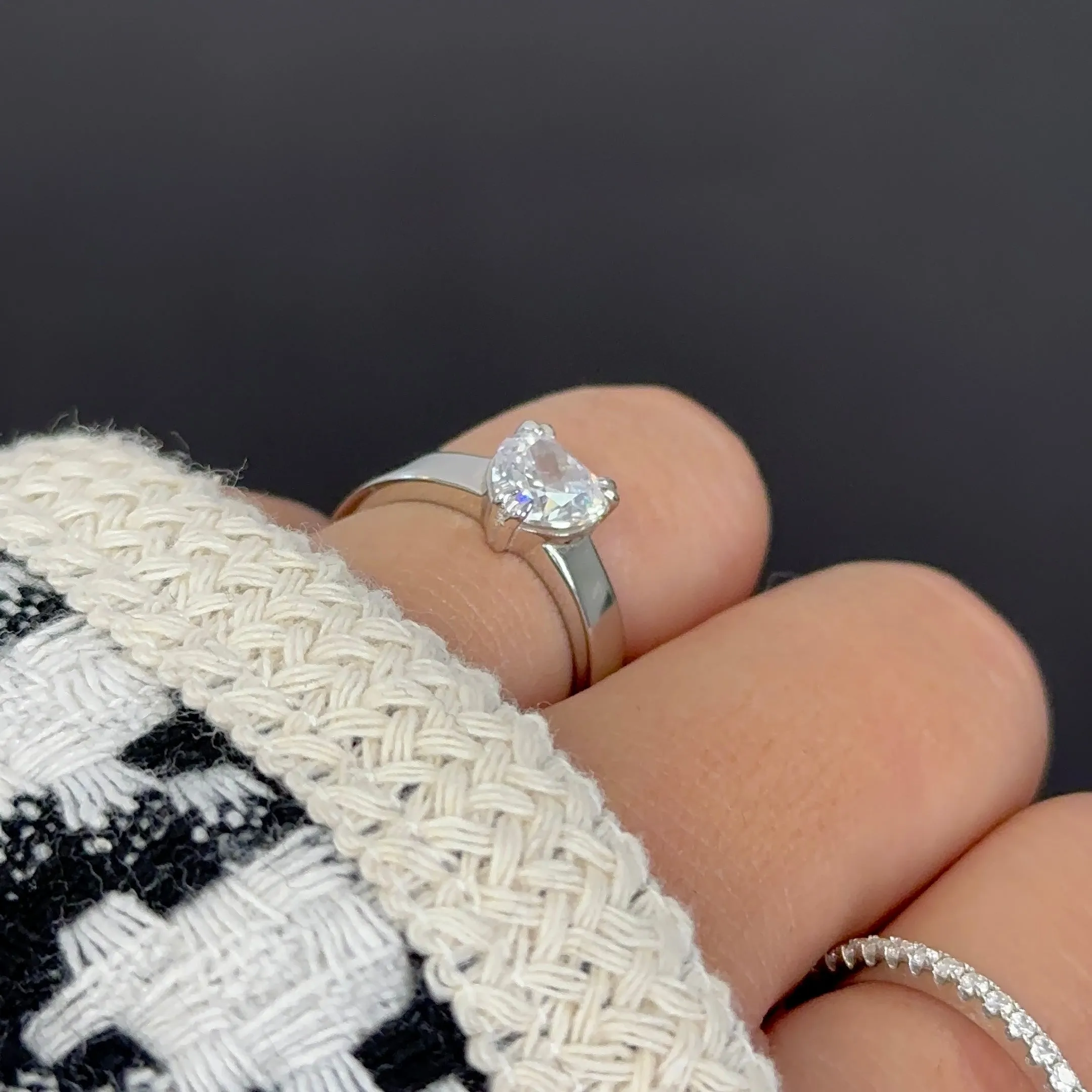 VICKY MOISSANITE RING